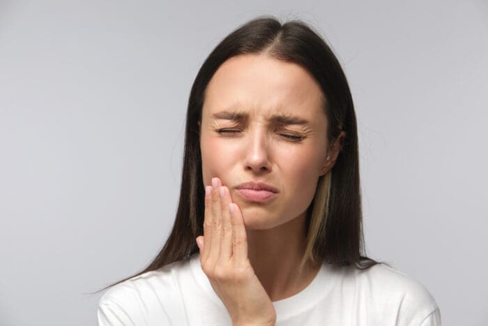 Why Does Your Tooth Hurt? Uncovering the Top 6 Causes of Tooth Pain